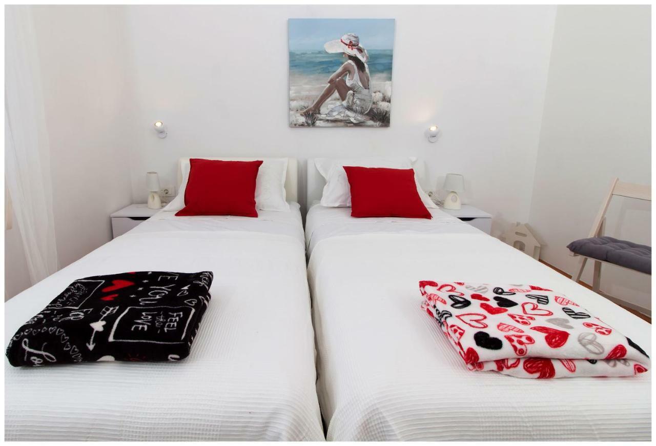 Large Apartment Between Split And Trogir Каштела Экстерьер фото